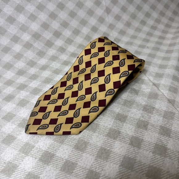 Brooks Brothers Other - BROOKS BROTHERS Makers Men's 100% Silk Necktie USA Designer PAISLEY Red/Blue GUC